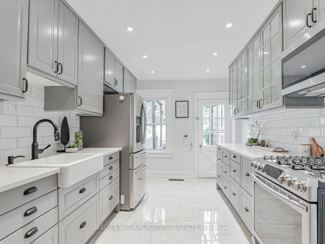 6 Rosevear Avenue
