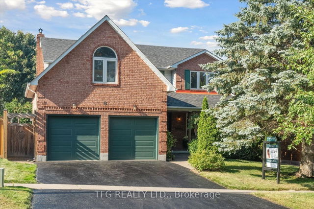 8 Kingswood Drive
