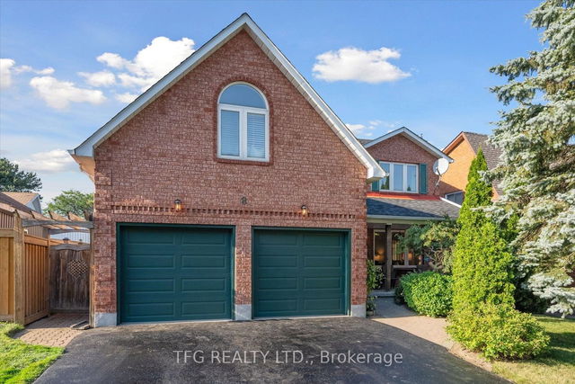 8 Kingswood Drive