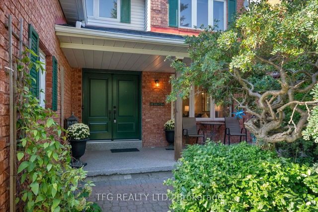8 Kingswood Drive