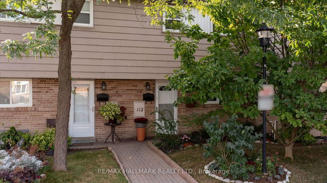 TH112 - 925 Bayly Street