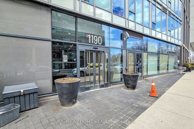 220 - 1190 Dundas Street