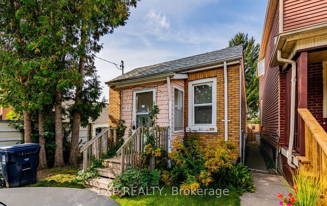 12 Robinson Avenue
