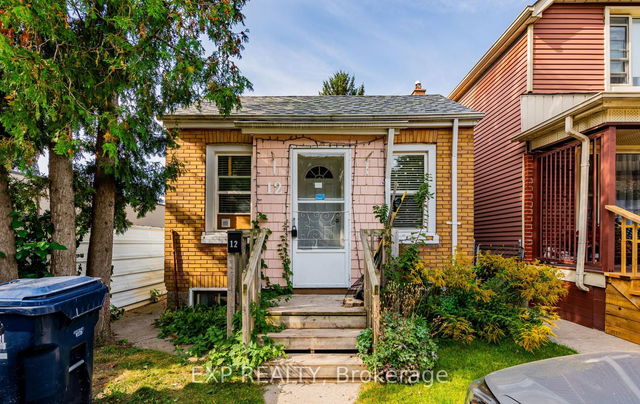 12 Robinson Avenue