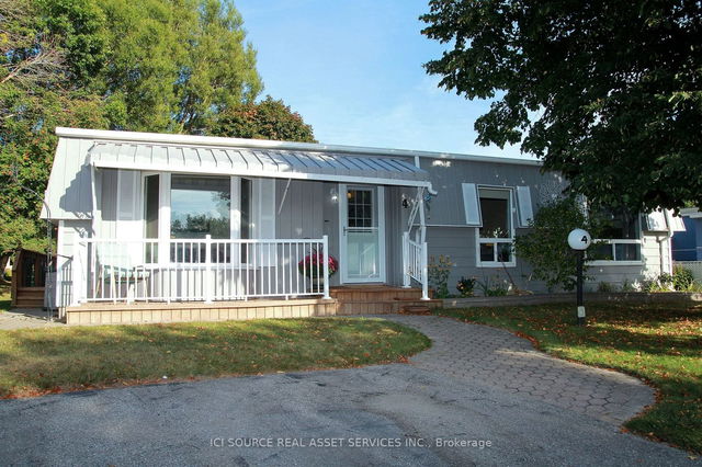 4 Pineridge Crescent
