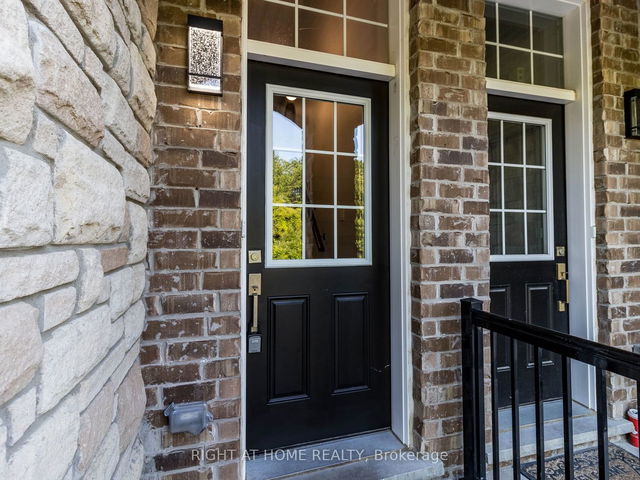 210 London Lane