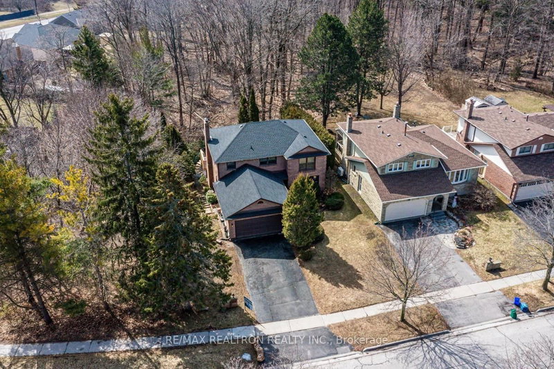 262 Athabasca St, Oshawa, L1H 8E4 | Image 2