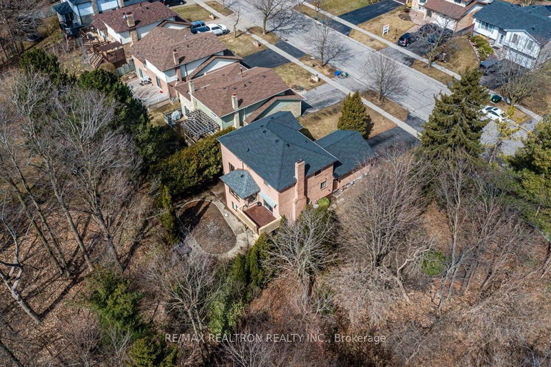 262 Athabasca St, Oshawa, L1H 8E4 | Image 3