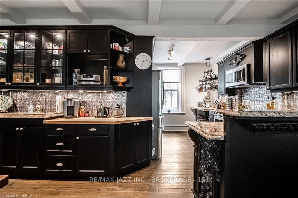 Listing Image 11