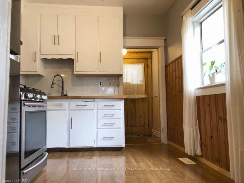 19 Ivy Ave, Toronto, M4L 2H6 | Image 3