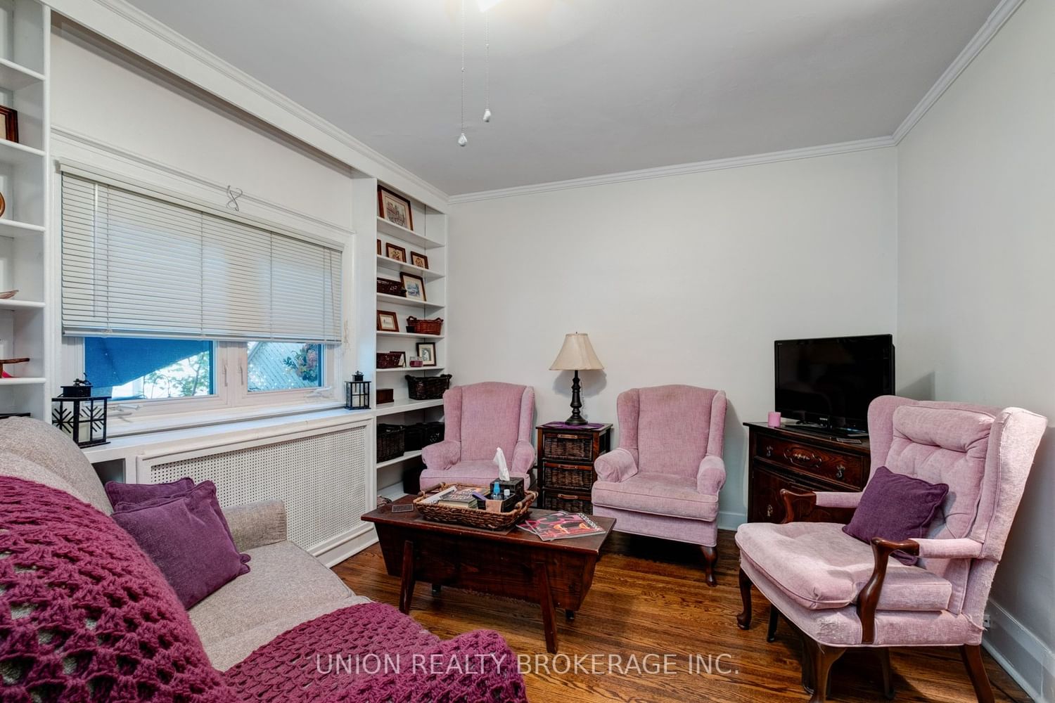 Listing Image 3