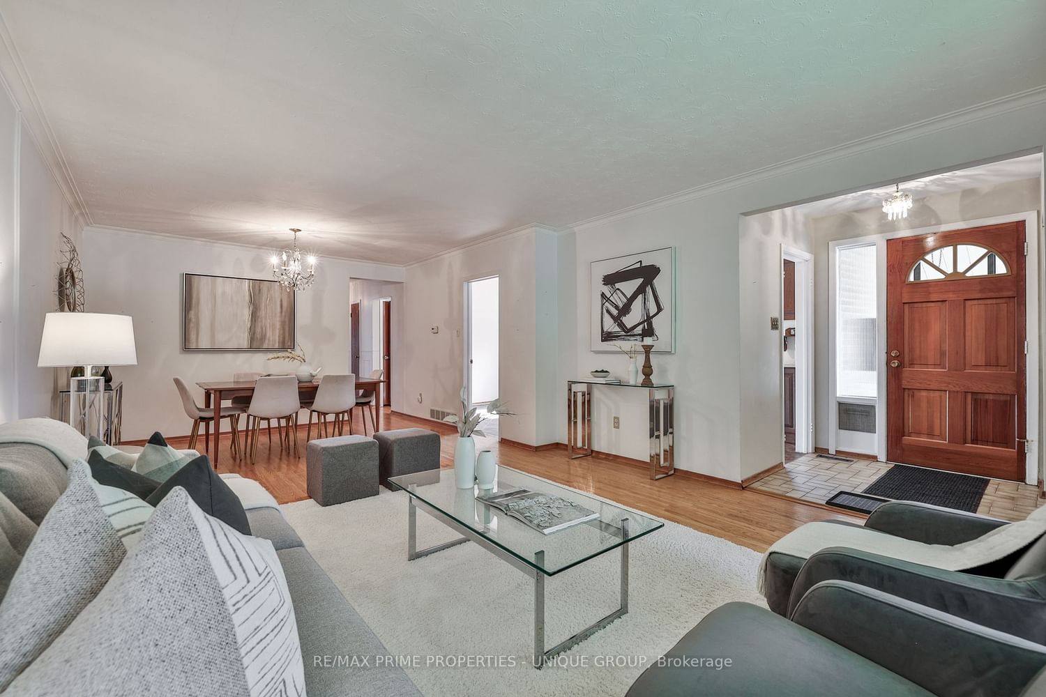 Listing Image 7