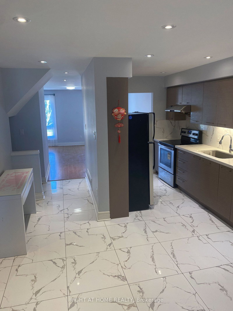 102 Seamist Cres, Toronto, M1V 3K4 | Image 3