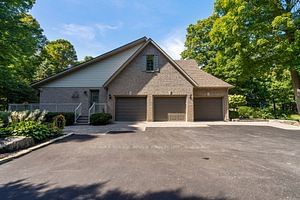 27 Timberlane Court