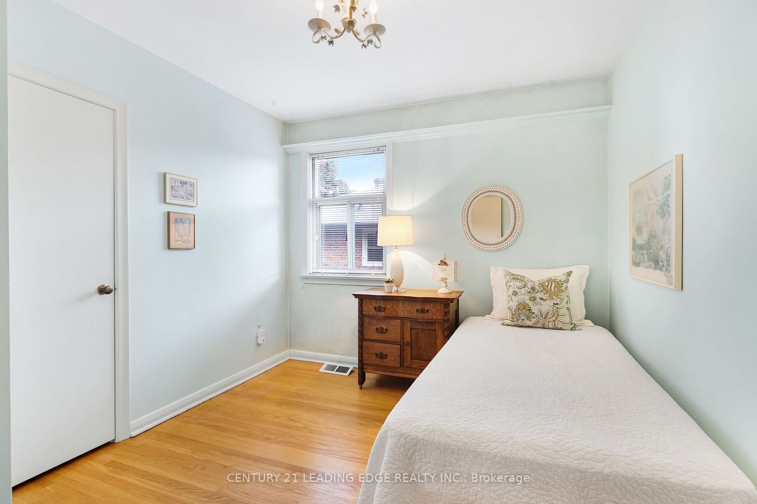 Listing Image 20