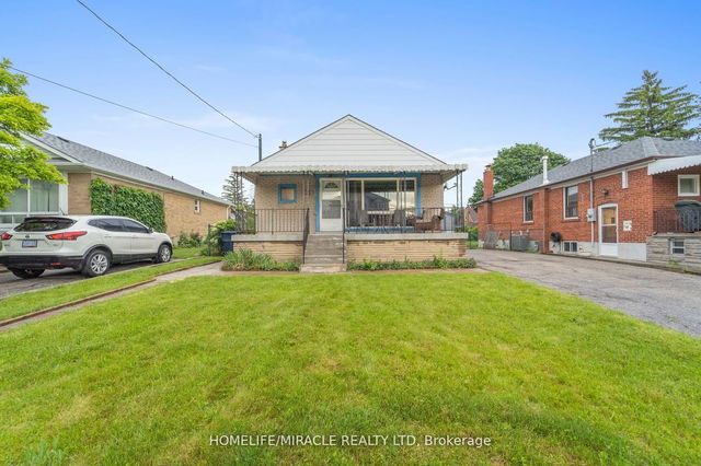 13 Hollingworth Drive