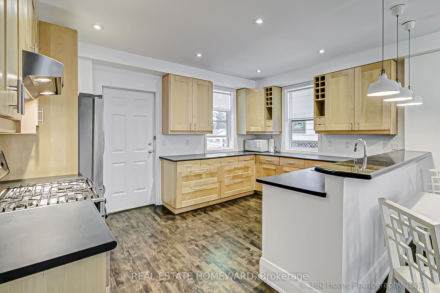Listing Image 3
