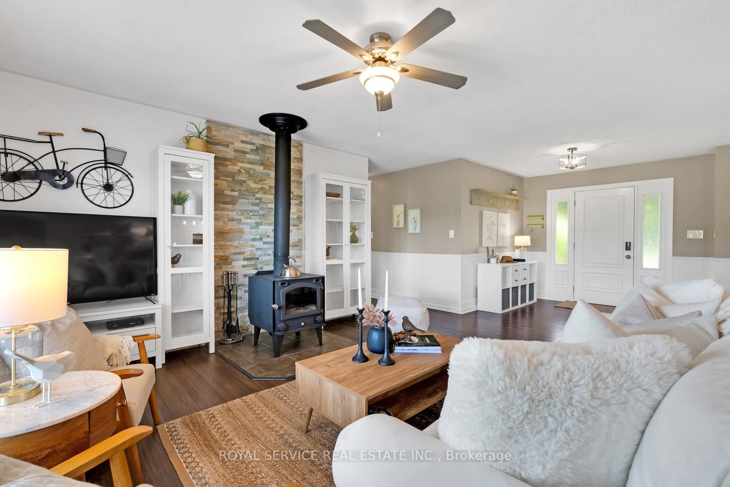Listing Image 7