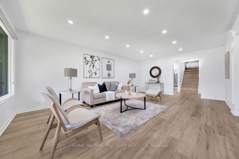 890 Briarwood Dr, Oshawa, L1K 2A6 | Image 3