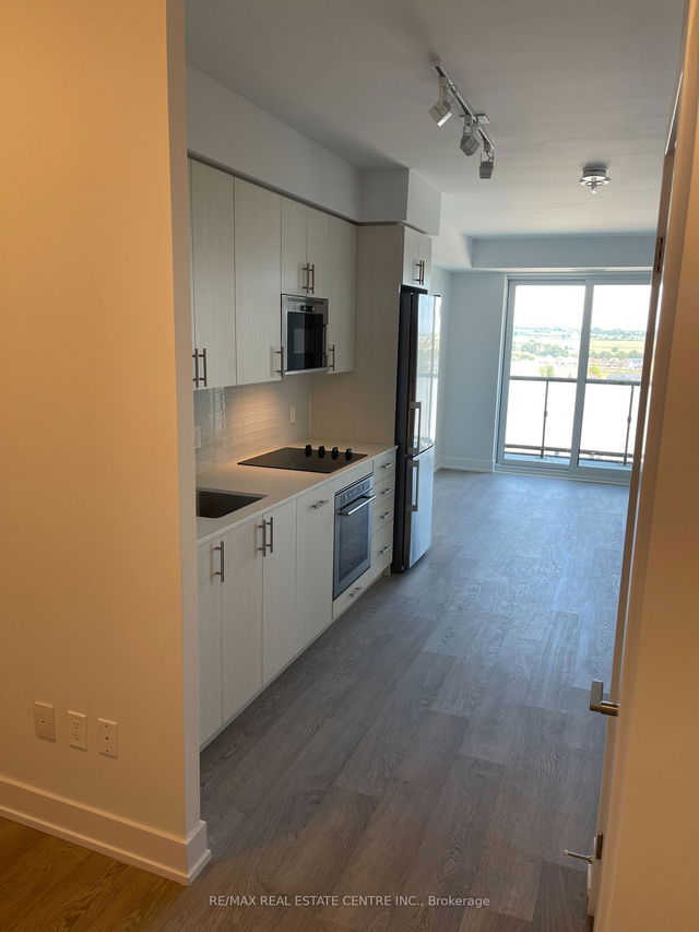 1511 - 2550 Simcoe Street
