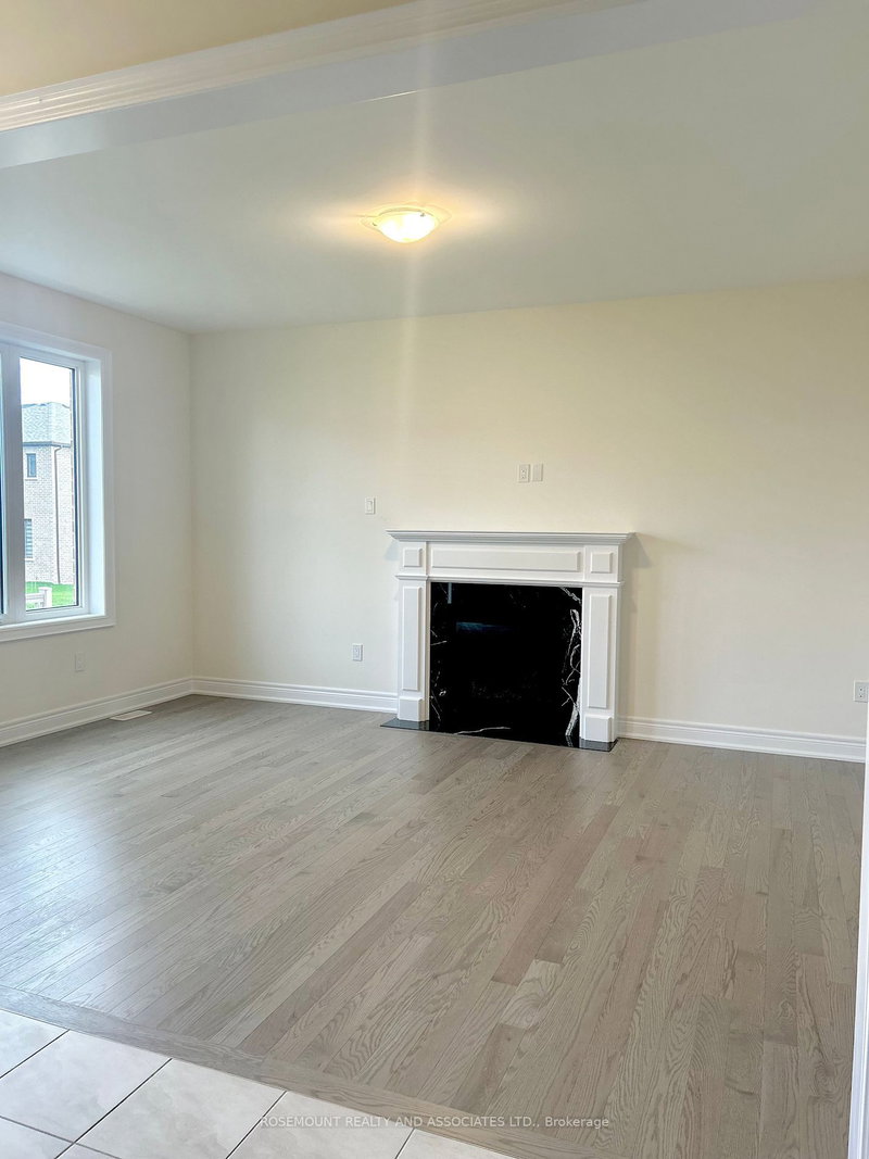 93 Wamsley Cres, Clarington, L1B 1G9 | Image 2