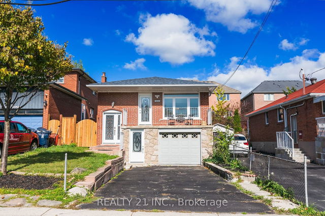 12 Mack Avenue