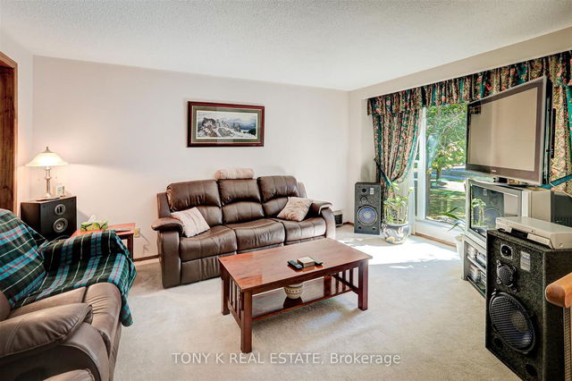 733 Tarn Court