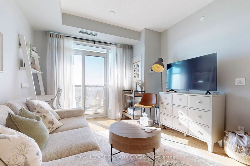 821 - 8 Trent Ave, Toronto, M4C 0A6 | Image 3