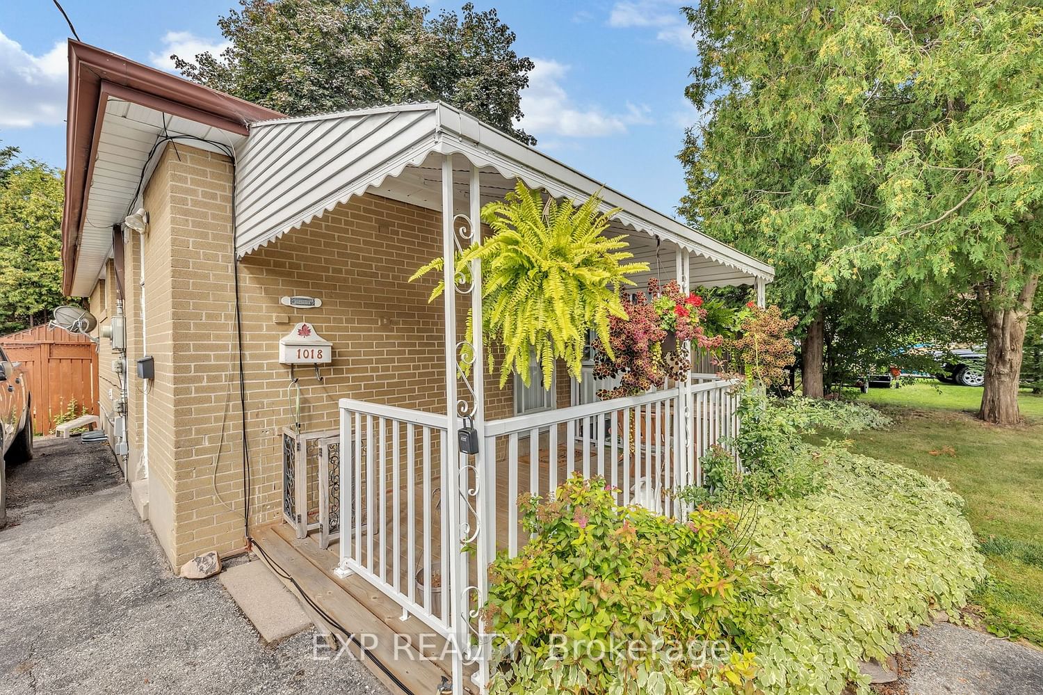 Listing photo 1