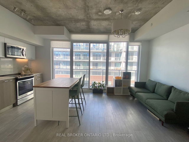 823 - 15 Baseball Place