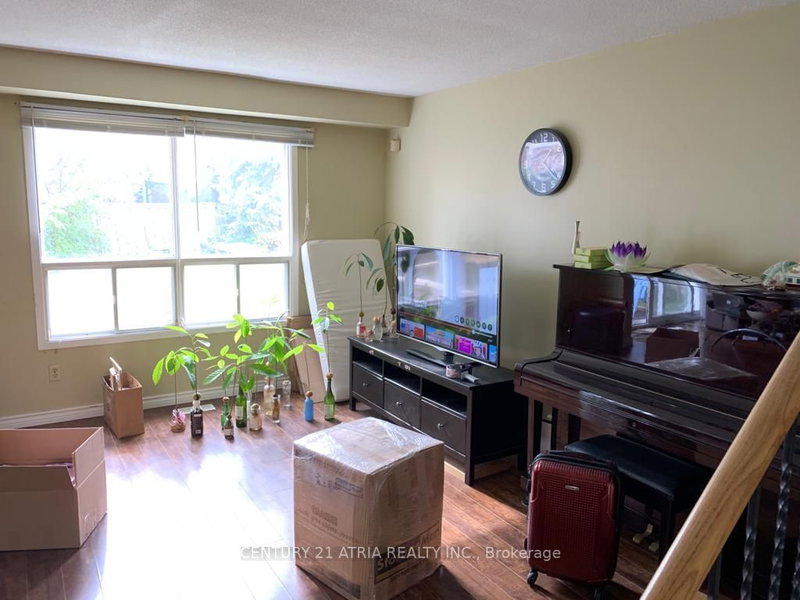 24 Oakhaven Dr, Toronto, M1V 1X9 | Image 3