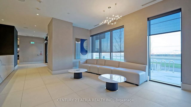 1705 - 2550 Simcoe Street