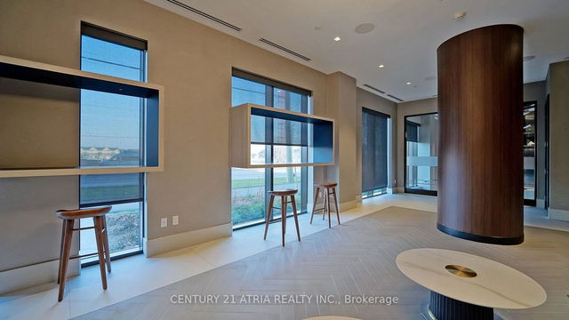 1705 - 2550 Simcoe Street