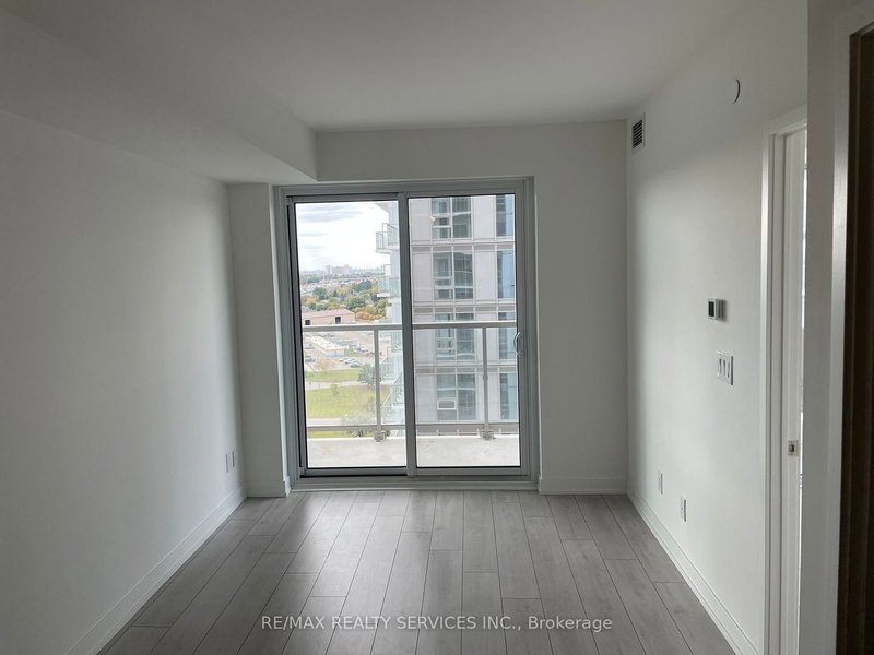 1802 - 2033 Kennedy Rd, Toronto, M1S 0L3 | Image 2