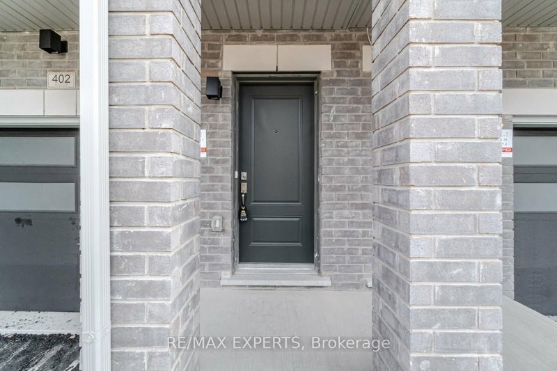 402 Okanagan Path, Oshawa, L1H 0B1 | Image 2