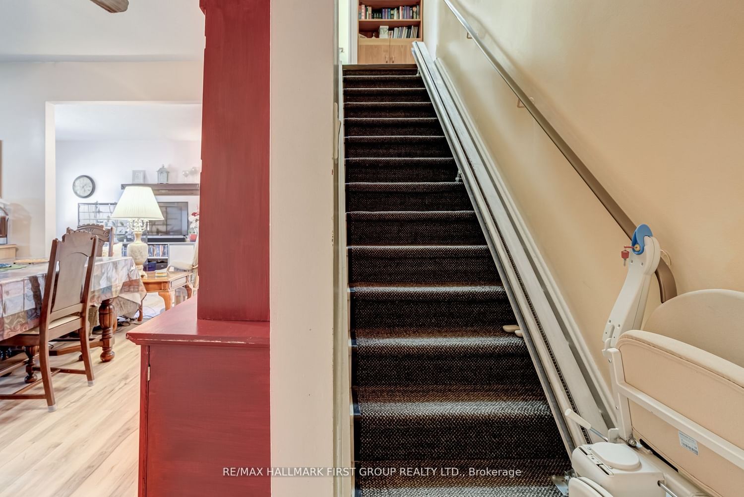 Listing Image 7