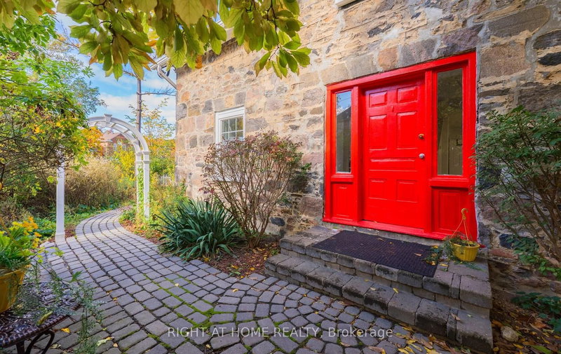 2319 Wildwood Cres, Pickering, L1X 2N1 | Image 3