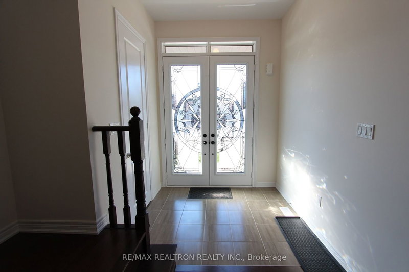 2105 Coppermine St, Oshawa, L1H 8L7 | Image 3