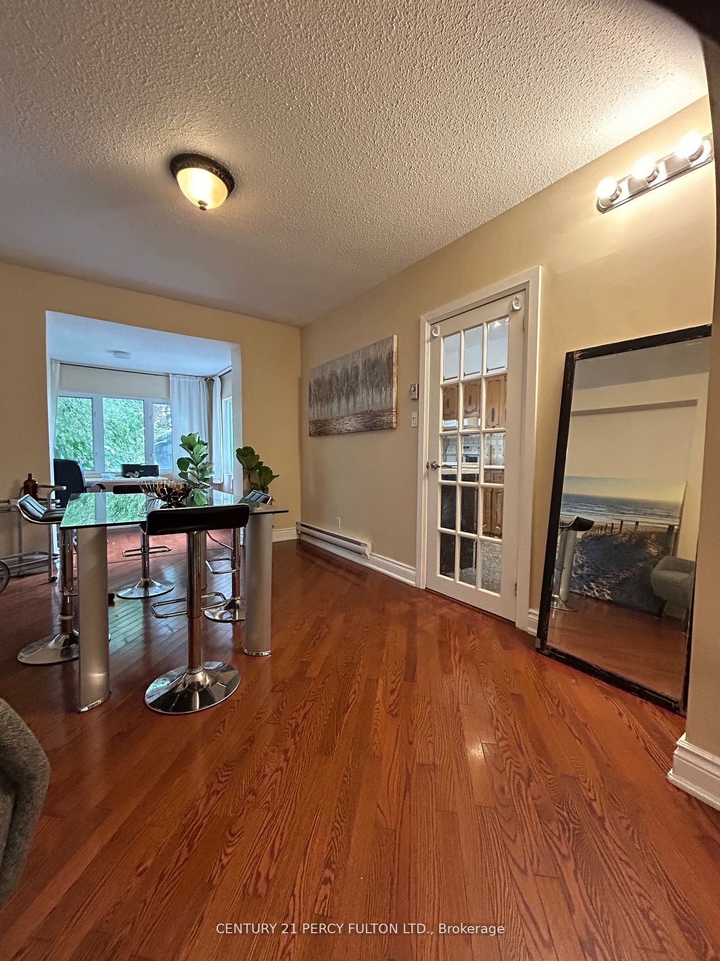 Listing Image 17