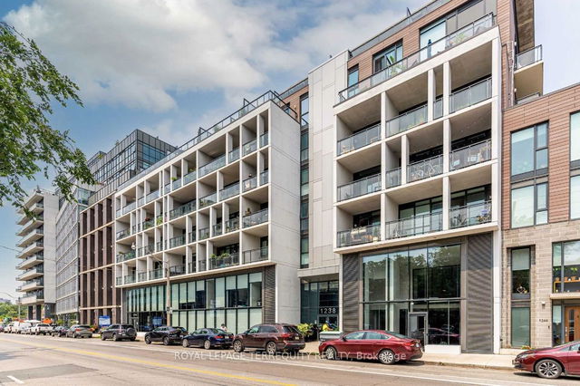 703 - 1238 Dundas Street