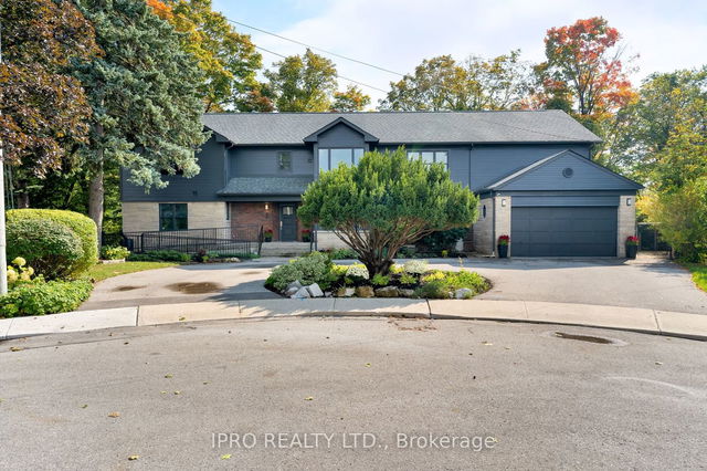 2 Leander Court