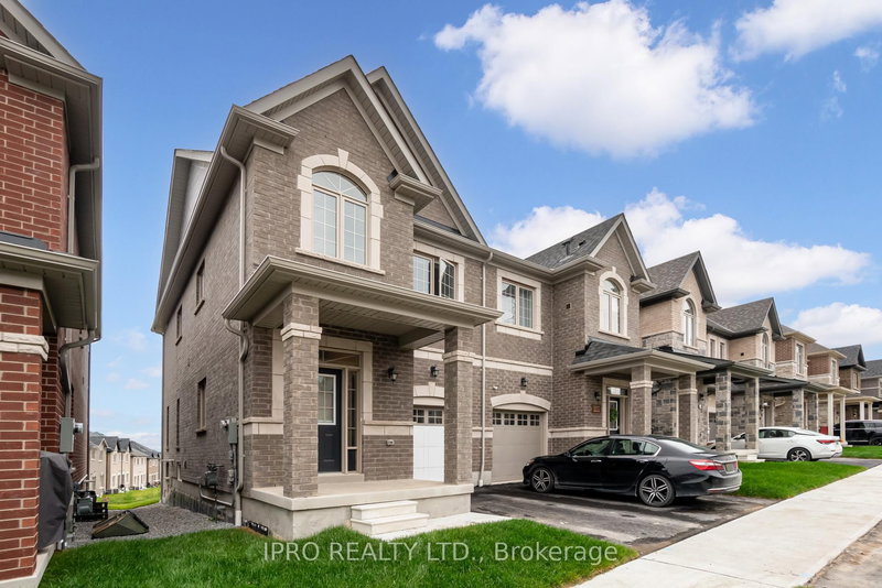 1113 Skyridge Blvd, Pickering, L1X 2R2 | Image 2