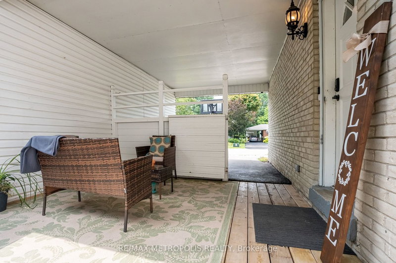 Upper - 287 Waverly St N, Oshawa, L1J 5V8 | Image 2