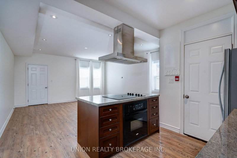 7 - 85 Beech Ave, Toronto, M4E 3H5 | Image 3