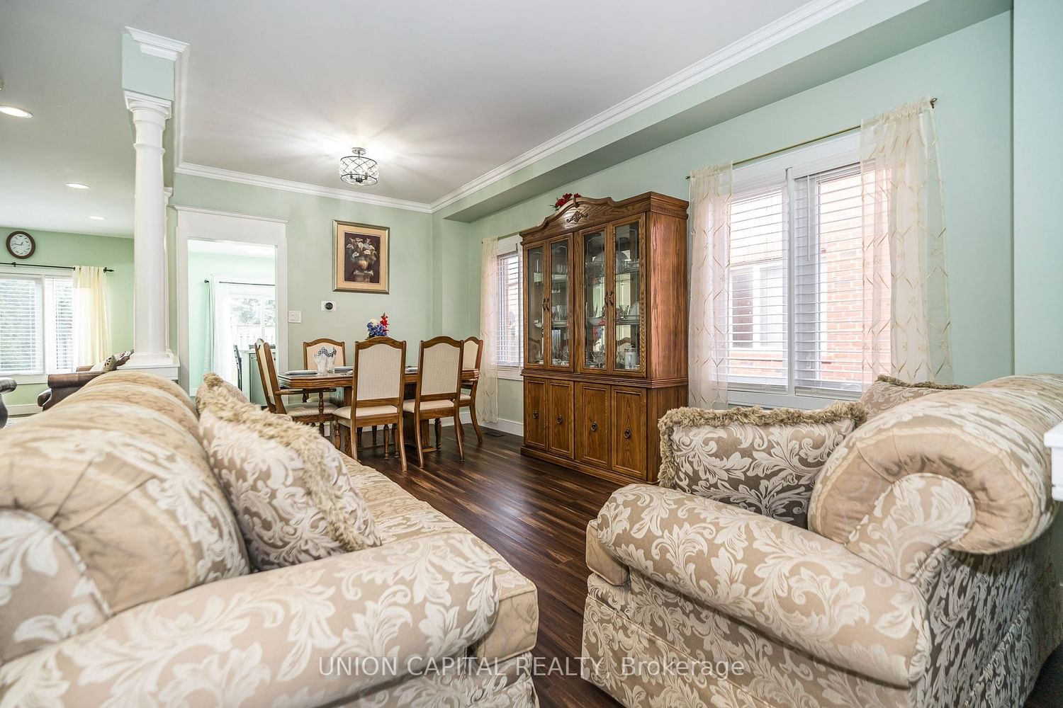 Listing Image 7
