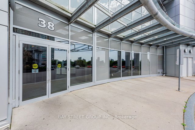 1516 - 38 Lee Centre Drive