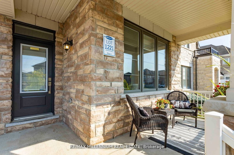 43 Westfield Dr W, Whitby, L1P 1Y5 | Image 2