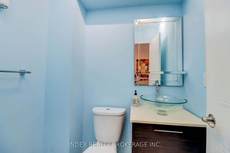 23 Drew Crt, Whitby, L1N 8X6 | Image 2