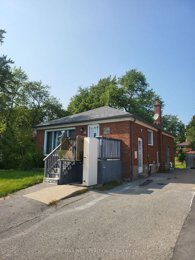 16 Seminole Avenue