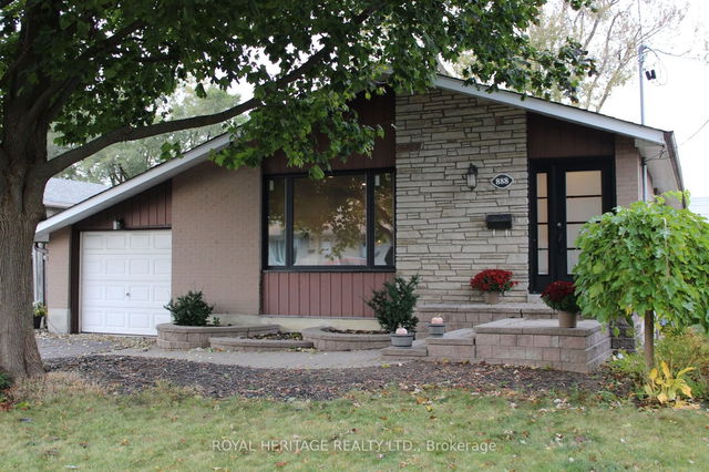 888 Marinet Crescent